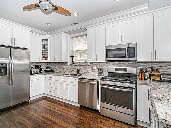 4th image of 3336 N Lawndale Ave #2