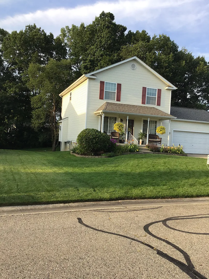 2445 Hickory Circle Dr photo 1