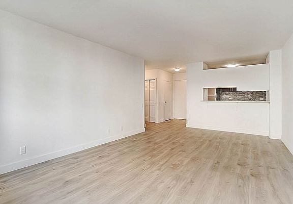 5th image of 108 E 96th St APT 10C