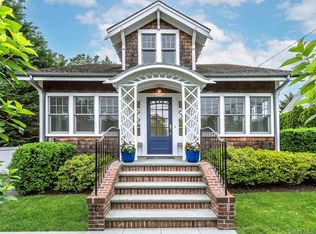 29 Birch St, Locust Valley, NY 11560