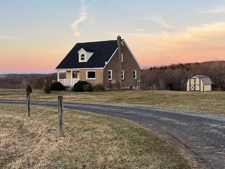 233 Link Rd — Photo 1