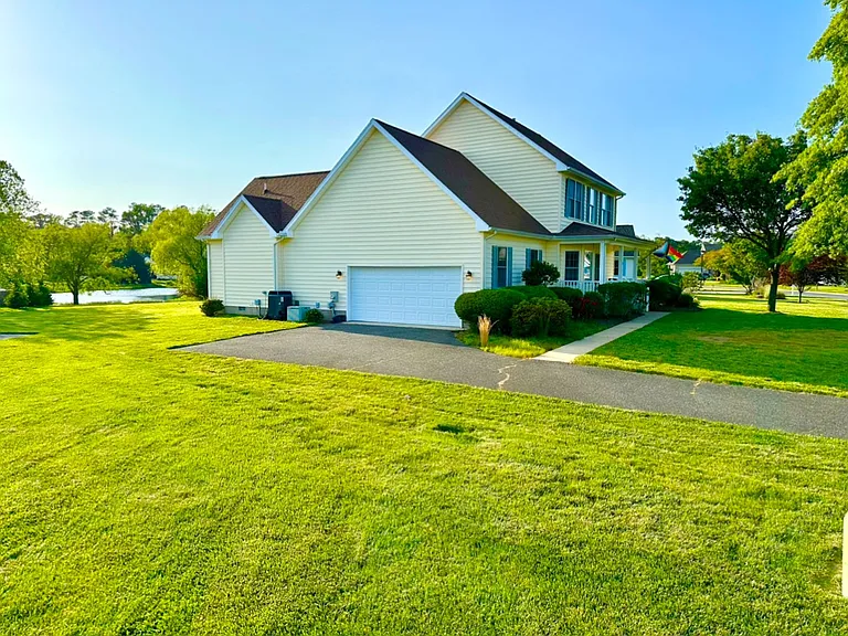 1 Ennis Ln — Photo 2