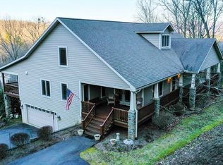 669 Lakeside Cir, Franklin, NC 28734
