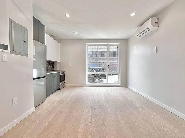 160 20th St #1F, Brooklyn, NY 11232