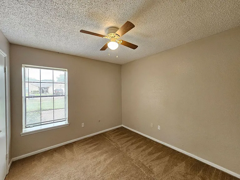 4508 Tanglewood Cir — Photo 16