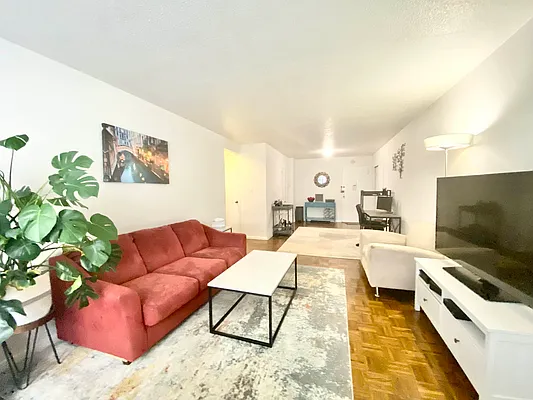 Rented by Bond New York | media 24