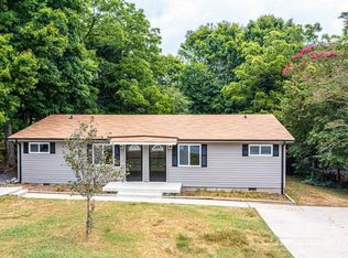 1626 3rd Street Dr NE, Hickory, NC 28601