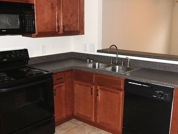2nd image of 781 Cherrybark Ln APT D