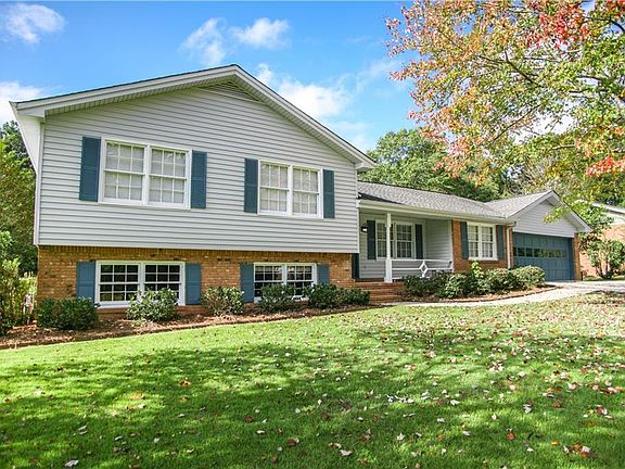 4th image of 2235 Chaparral Dr