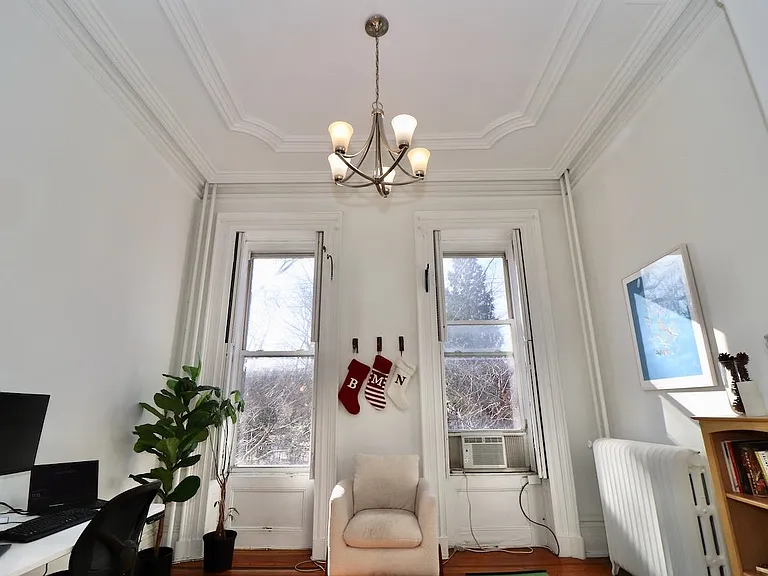 270 Montgomery St #2 — Photo 4