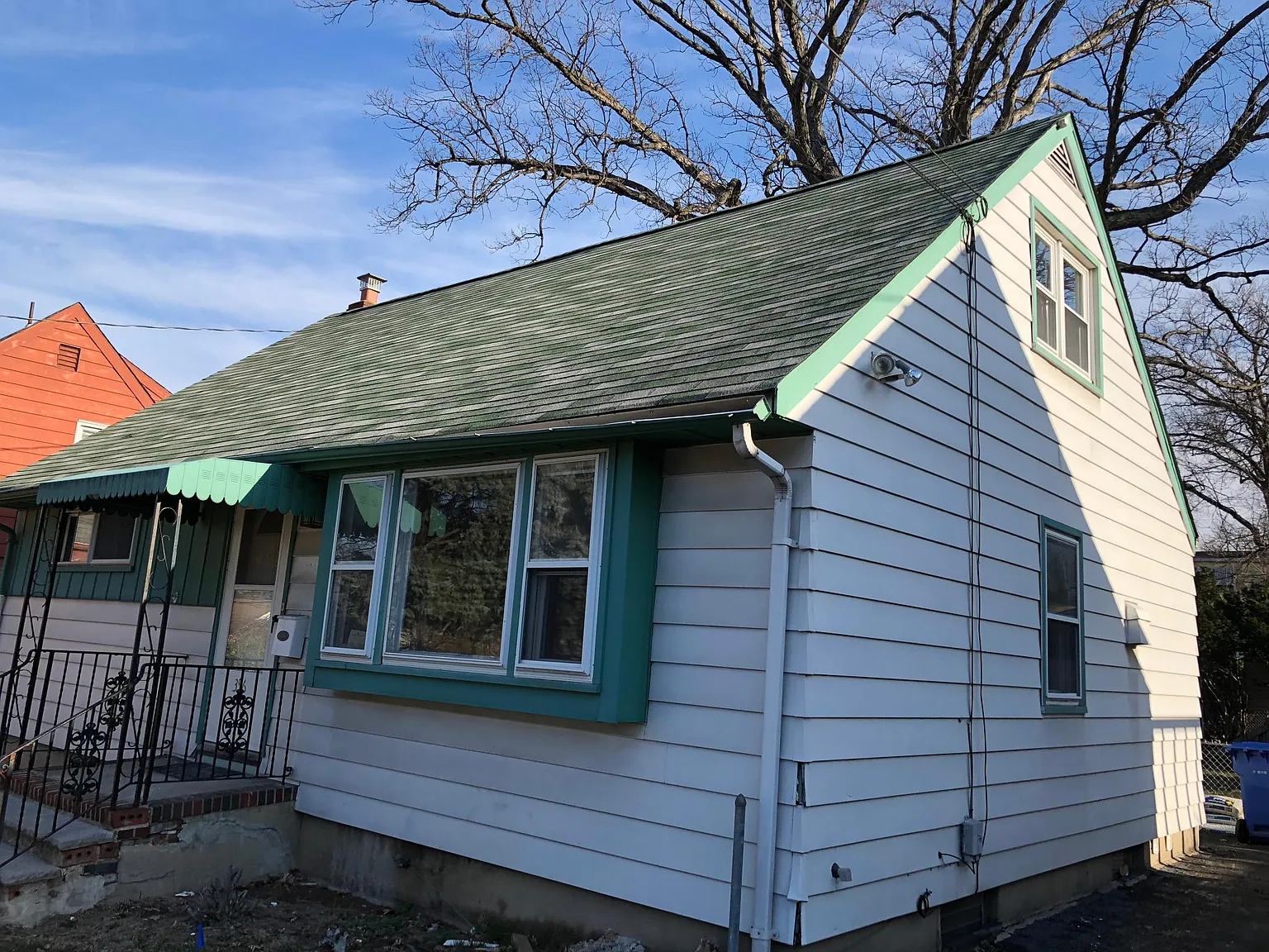 4 bed, 1360 sqft, $3,900 — Photo 2