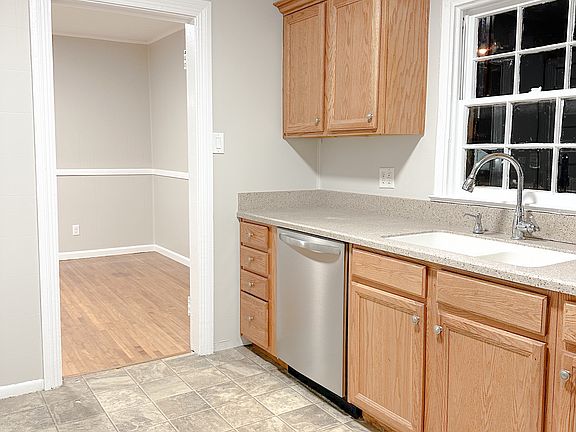 4th image of 151 Jamestown St