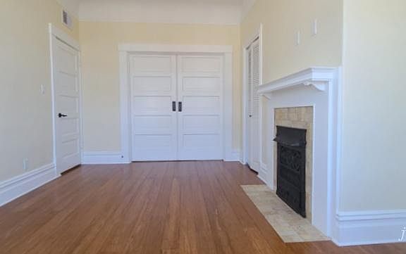 4th image of 1749 Greenwich St