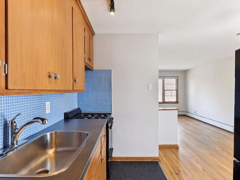 3211 Minnehaha Ave — Photo 7