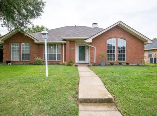 1407 Dudley Dr, Carrollton, TX 75007