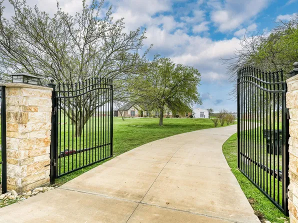 1192 Seaborn Rd, Ponder, TX 76259