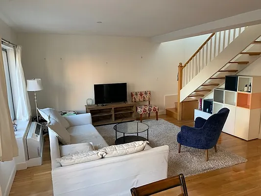 Rented by Marc Alloul, LREB | media 4