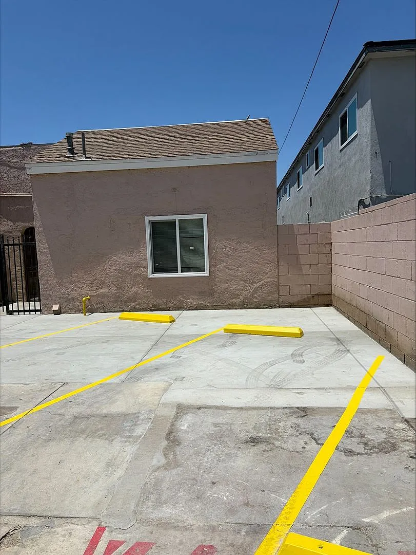842 Alamitos Avenue — Photo 3