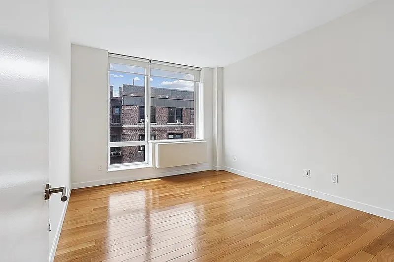 3260 Henry Hudson Parkway — Photo 4