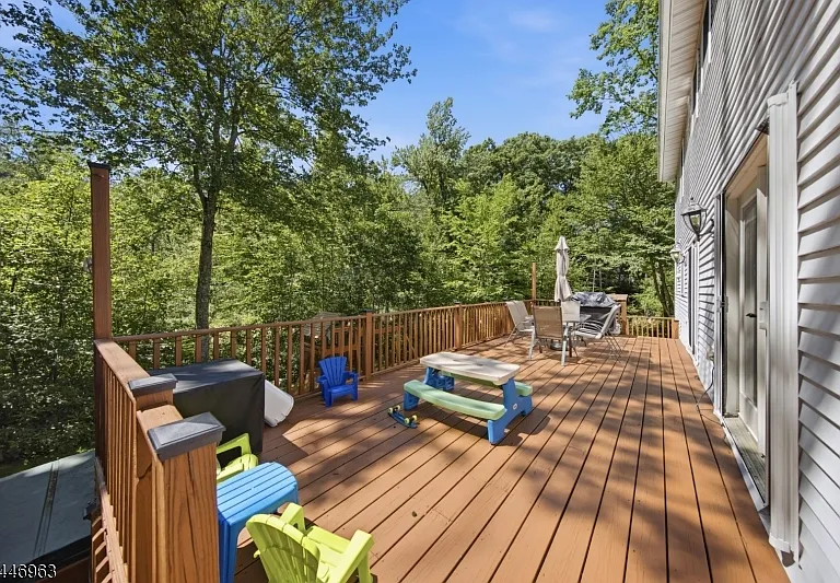 2057 Lakeside Dr W — Photo 11