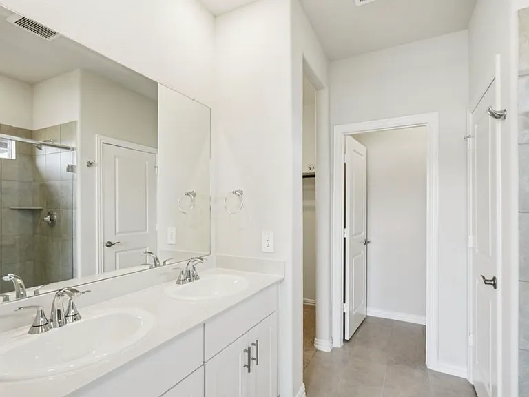 808 Leavenworth Dr — Photo 20