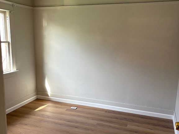 5th image of 601 W 74th St #601