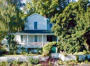 788 Pennsylvania Ave, Ashland, OR 97520