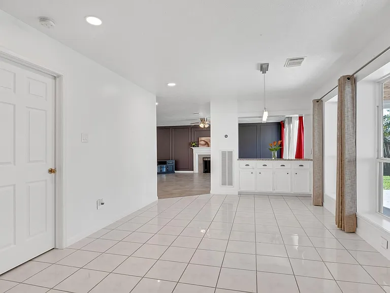 4422 Warwick Dr — Photo 17