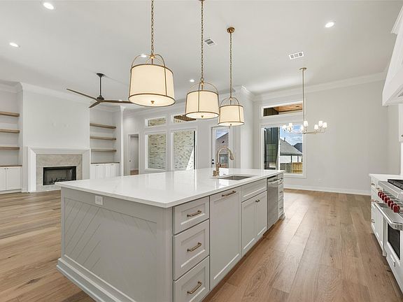 3rd image of 2043 Pebble Bend Dr