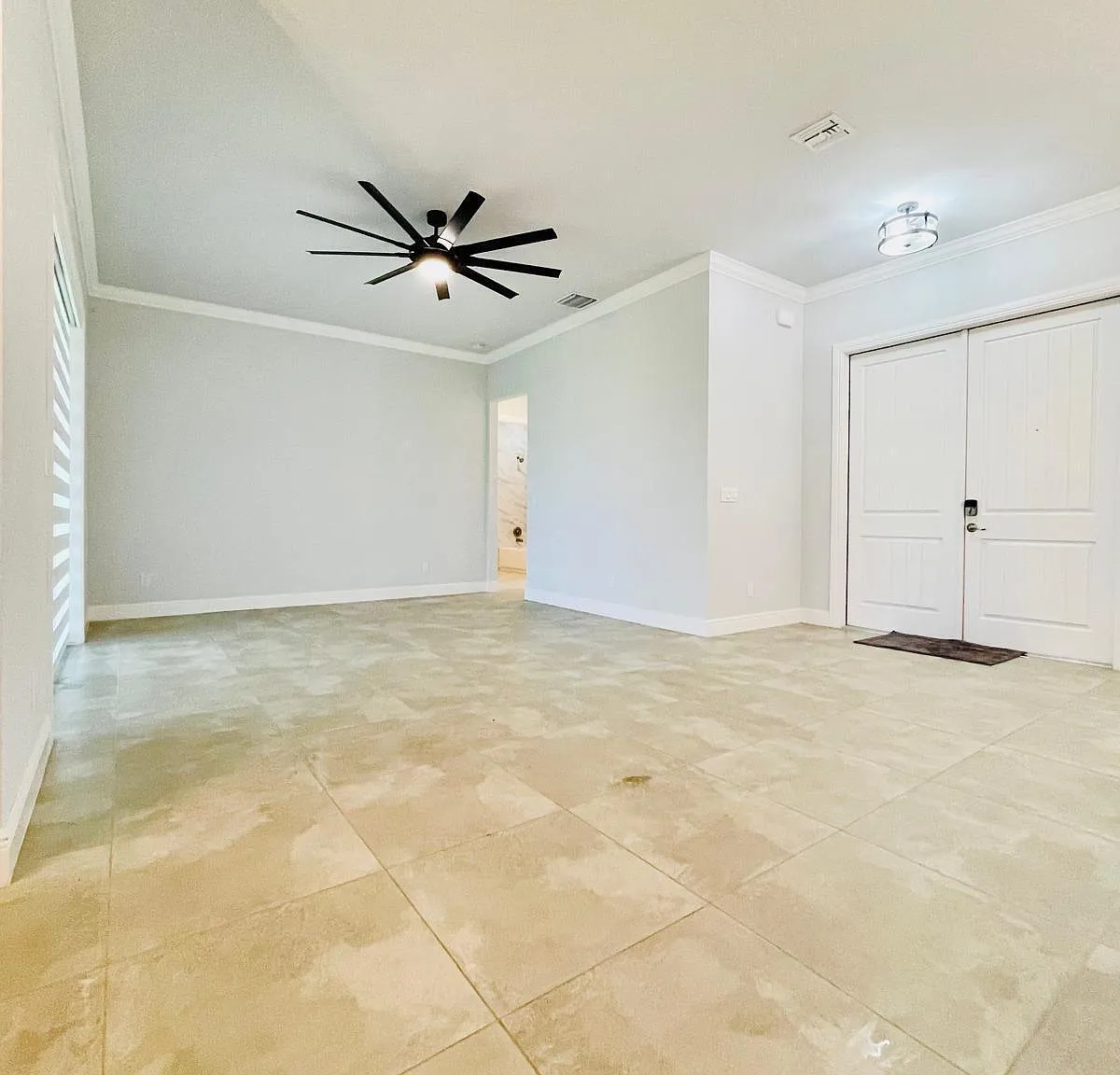 4 bed, 2.0 bath, 2343 sqft, $4,250 — Photo 4