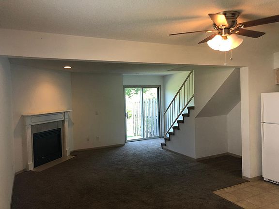 2nd image of 103 NE Sunshine St APT A