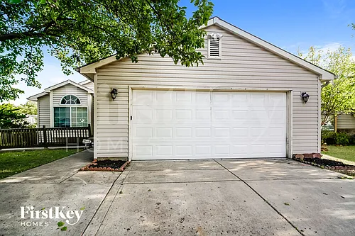 3219 Keystone Lakes Way Photo 1