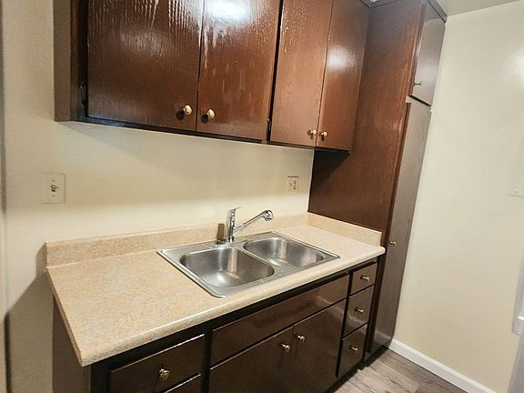 3rd image of 18550 Prairie St #13