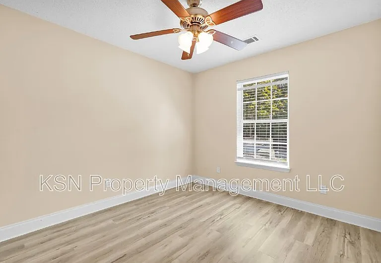 7331 Leghorn St — Photo 11
