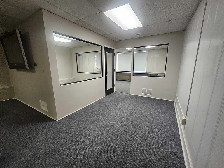 610 N Main St #1 — Photo 8