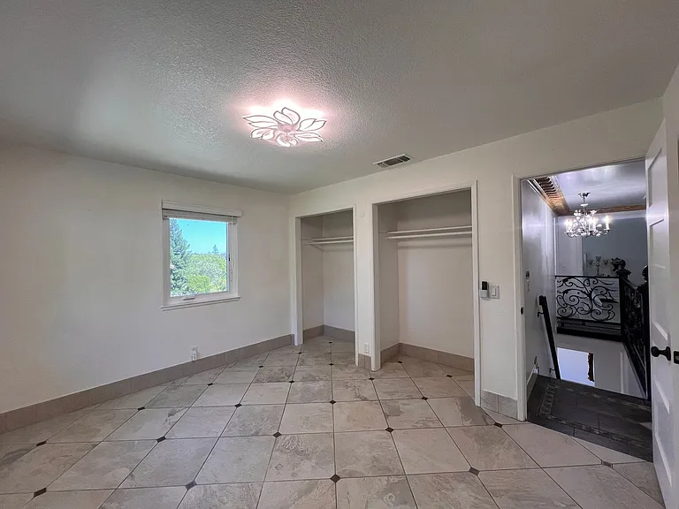 912 Yosemite Ln — Photo 23