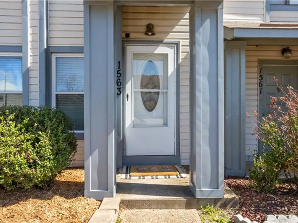 1563 Sword Dancer Dr, Virginia Beach, VA 23454