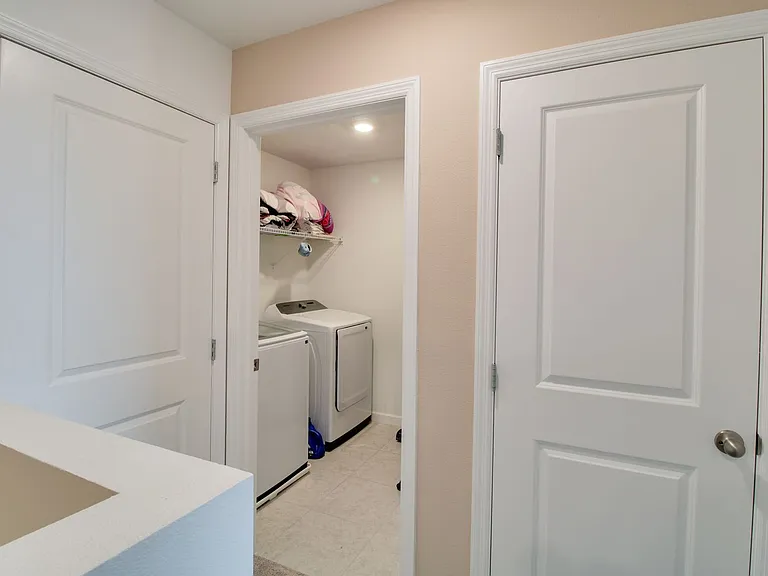 8732 Sportsman Loop — Photo 5