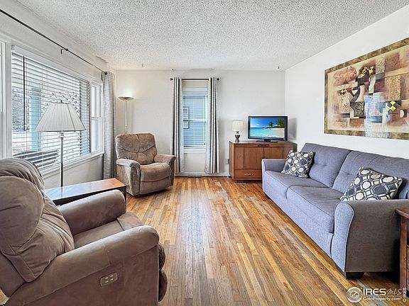 5th image of 324 Clark St