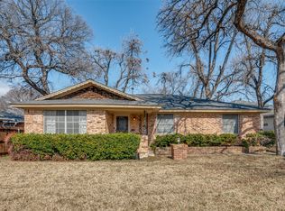 2380 Fenestra Dr, Dallas, TX 75228