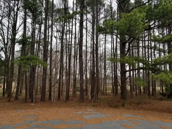 62 Hickory Cir, Roanoke Rapids, NC 27870