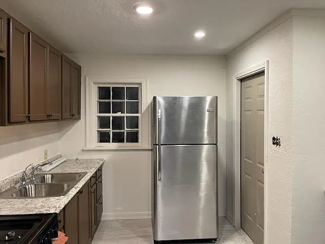 4 bed, 1435 sqft, $1,000 — Photo 4