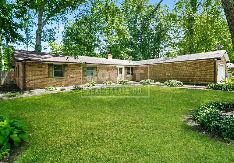 2600 Brookdale Dr — Photo 2