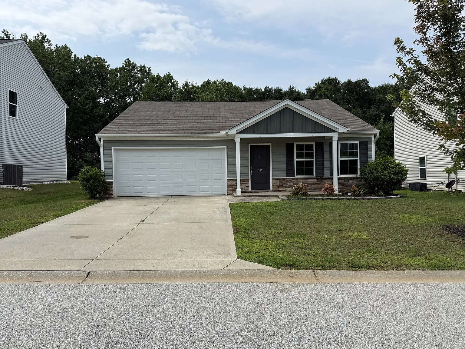 3 bed, 1258 sqft, $1,800 — Photo 1