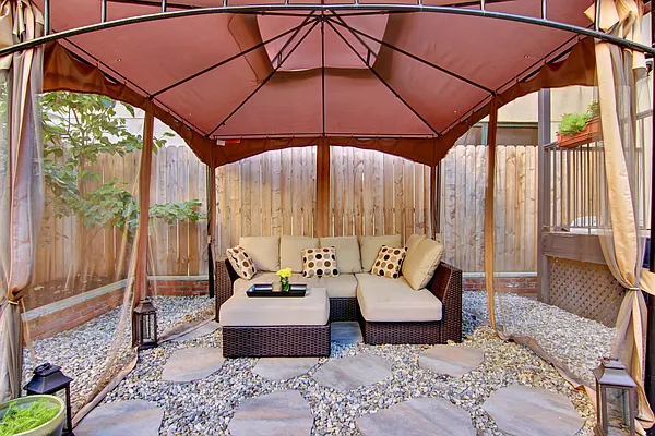 Sold by Keller Williams City Life Realty | media 9