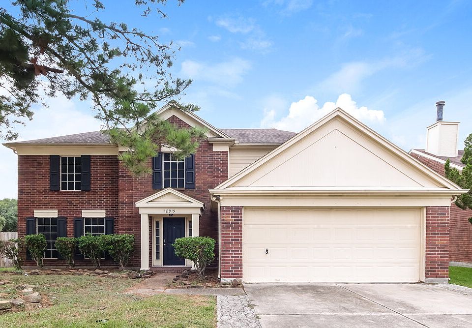 1st image of 18919 Oakway Dr