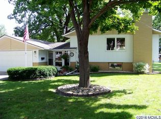 106 N 15th St, Clear Lake, IA 50428