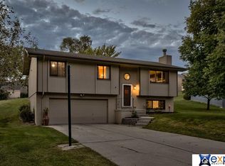 18916 Costanzo Cir, Elkhorn, NE 68022