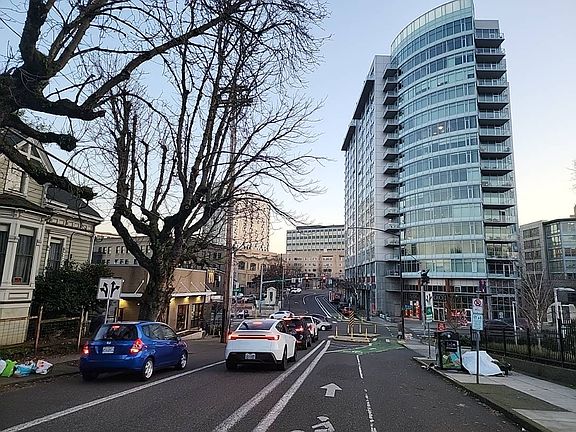 2nd image of 1926 W Burnside St Unit 715