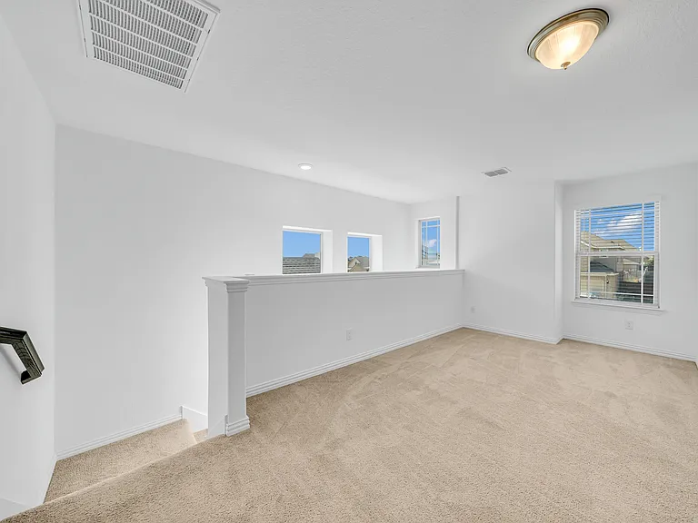 2050 Egret Ave — Photo 9